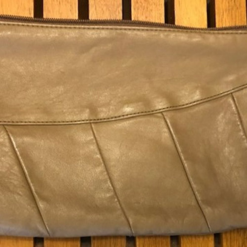 Chinese "no name" tan leather clutch